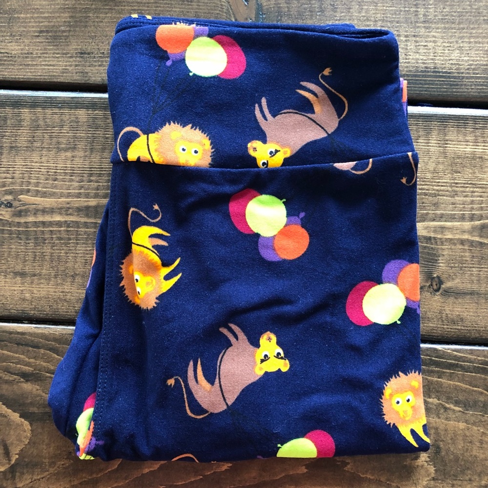 New LuLaRoe one-size circus leggings